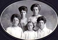 LongGirlsbackMaeClarafrontFlorenceVeraLeonaDaughtersofEvaJones&RobtLongSonofAmandaWood&EdwardJohnLongSonofEdwardLong&MaryClarke.jpg